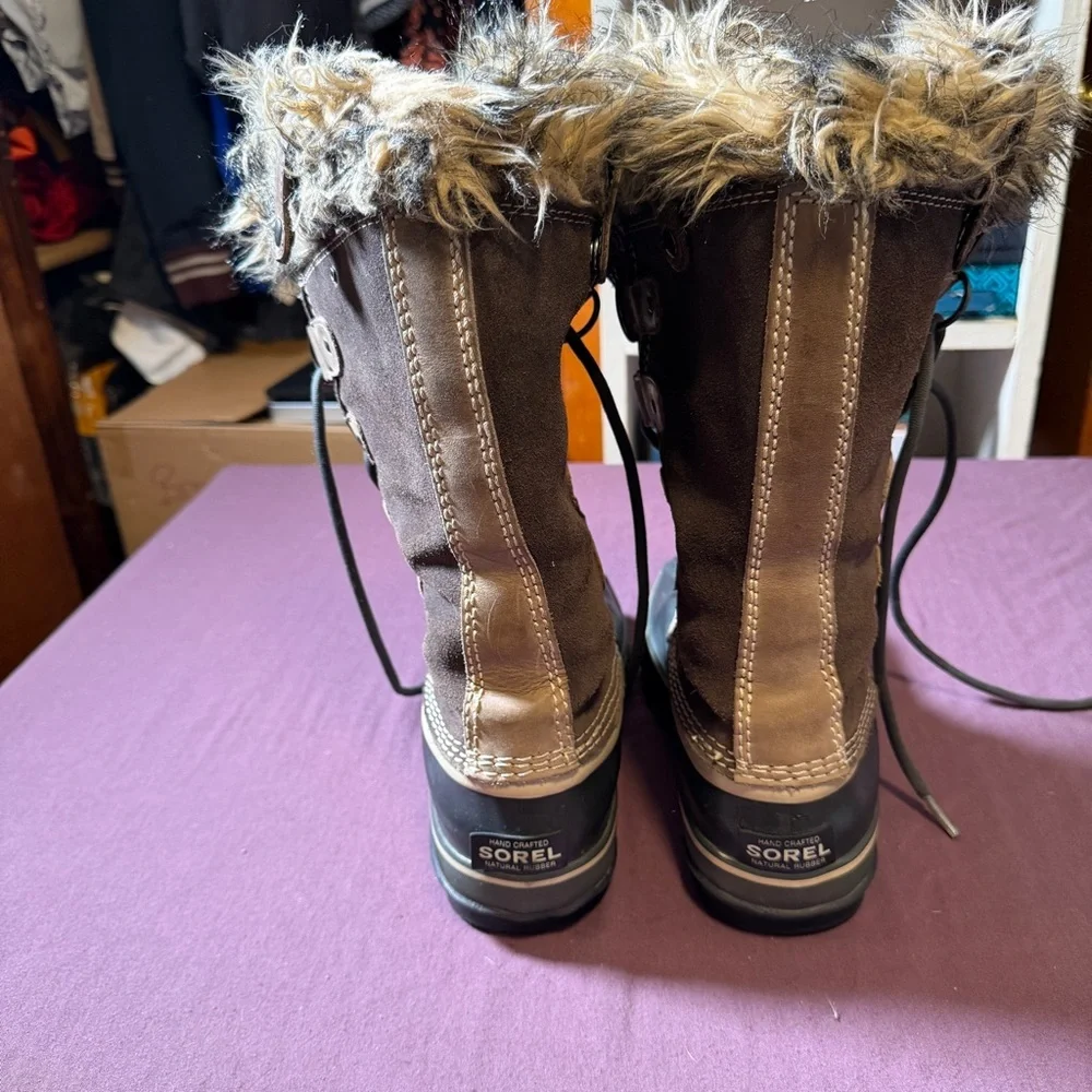 SOREL Joan of Arctic Waterproof Winter Boots in Quarry/Black - Size 7 *FLAW*